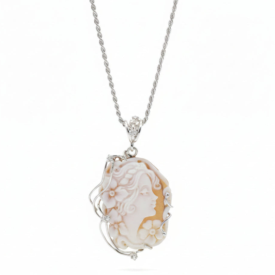 Collana in Argento con Cammeo Cammei e Corallo
