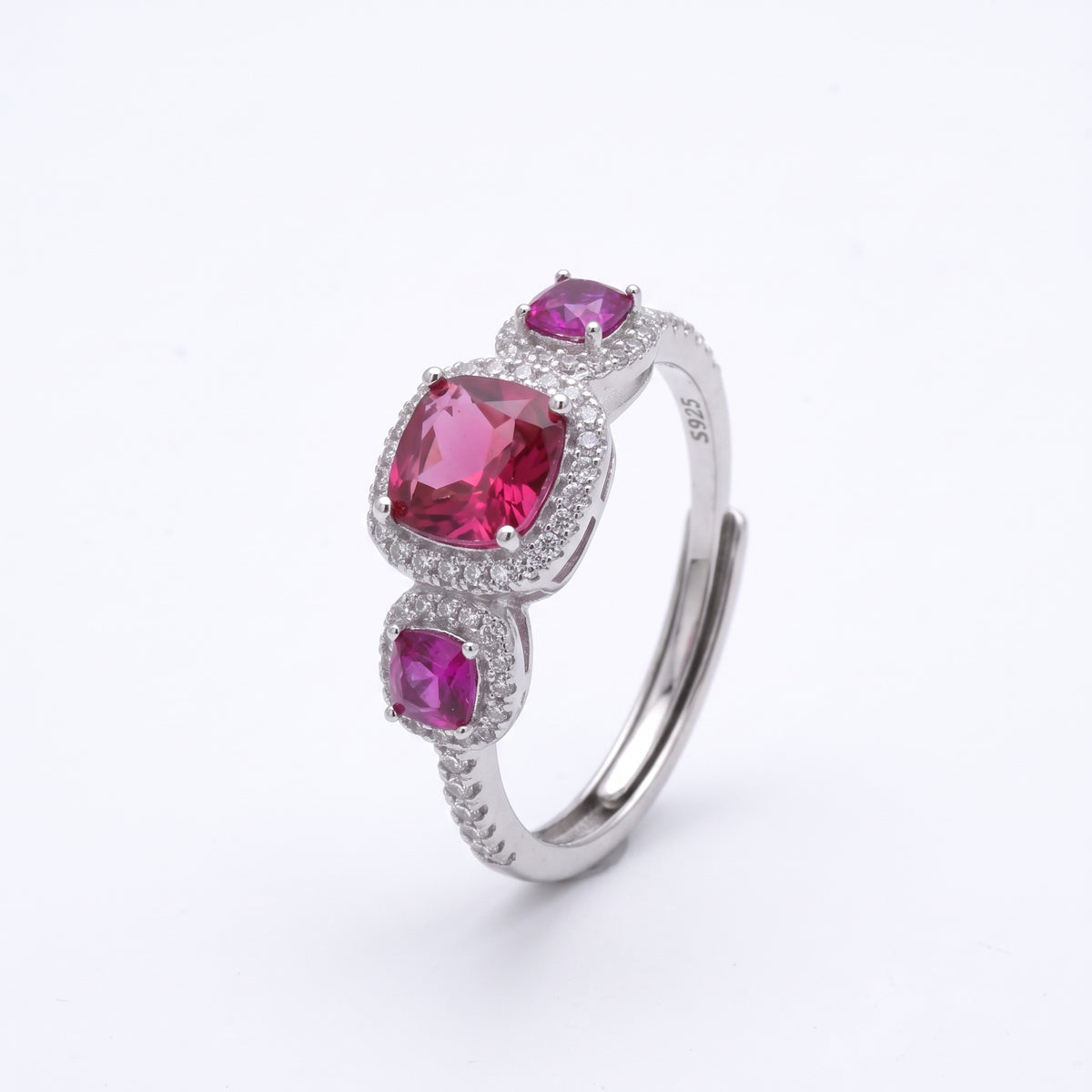 Anello Trilogy in Argento 925 Placcato Oro Bianco con Pietre Rosse a Scalare e Zirconi