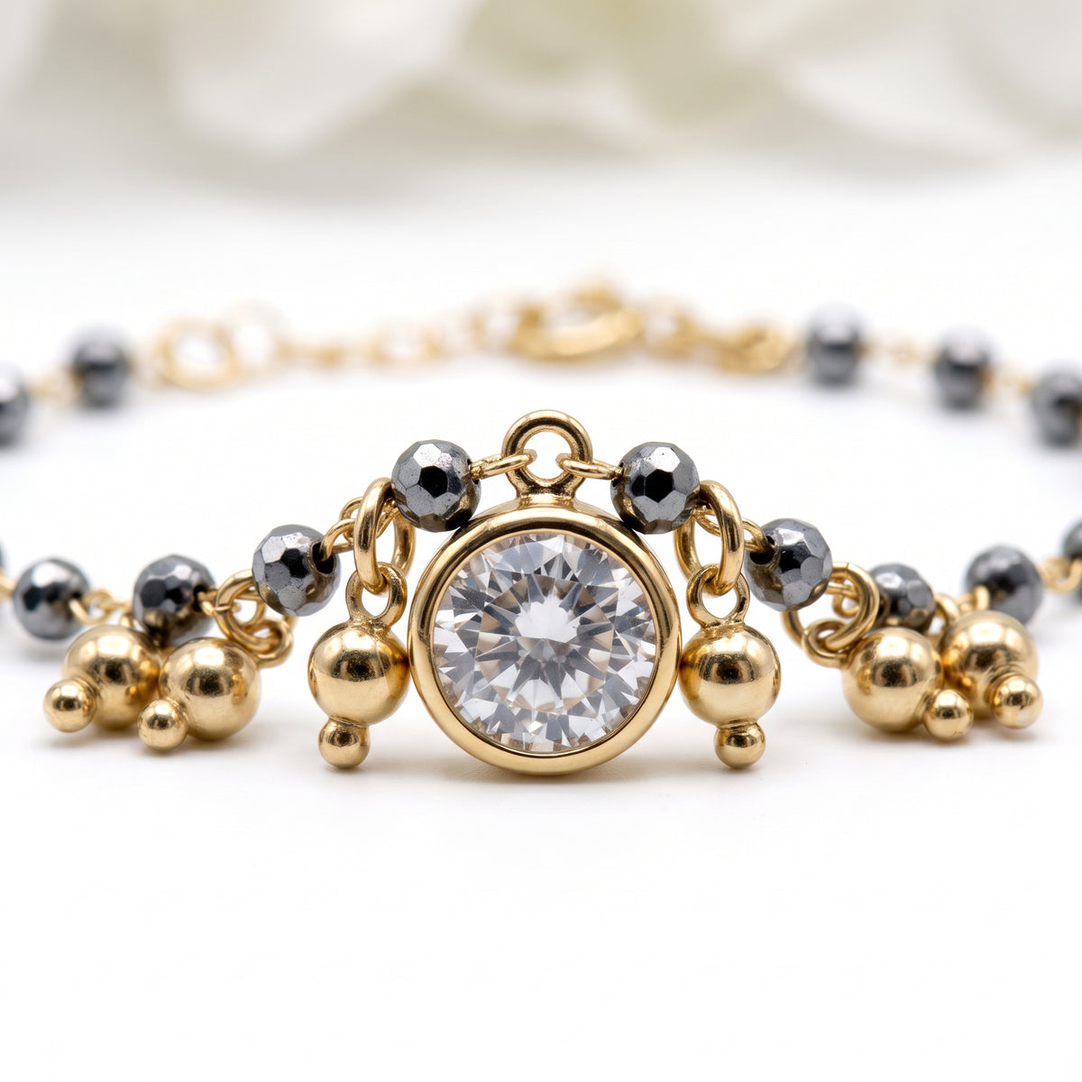 Bracciale Luce d'Ematite in Argento 925 Placcato Oro Giallo con Sfera di Zircone e Pendenti Gioielli in Argento