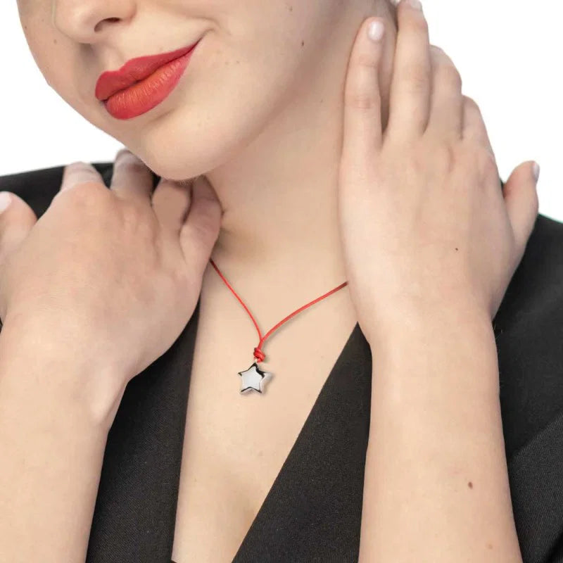 Collana Marlù con Cordino Rosso e Stella Grande in Acciaio