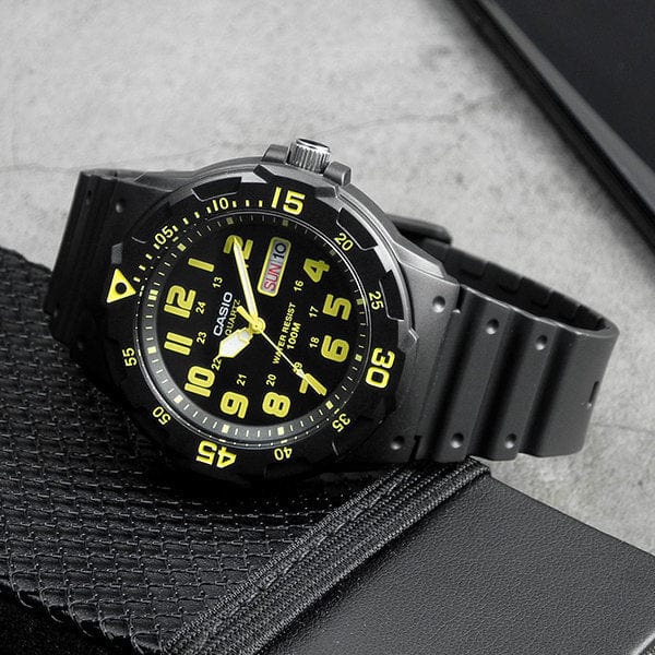 Orologio Casio Collection MRW-200H-9BVDF Multifunzione Nero e Oro in Resina Casio