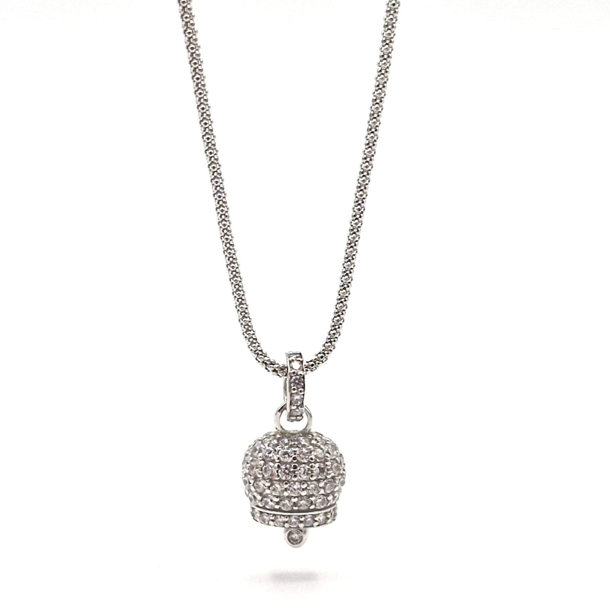 Collana di perle di fiume con campanella di Capri in oro bianco – La Collana di perle di fiume con campanella di Capri in oro bianco – La